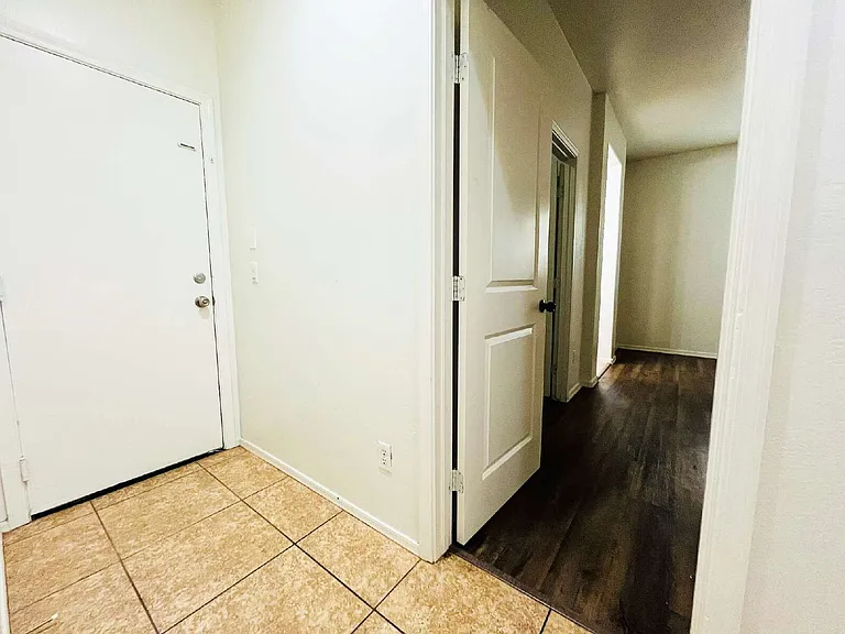 7216 N 72nd Dr — Photo 28