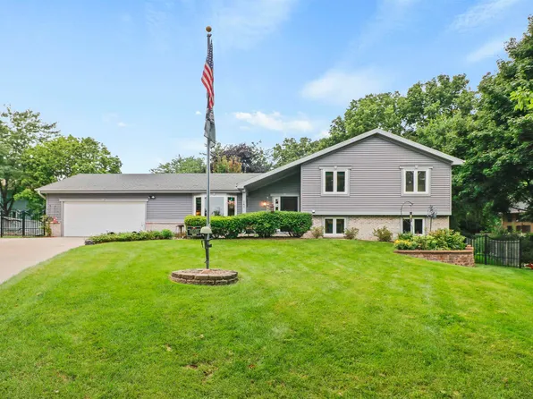 141 Amanda Ct, Oregon, WI 53575
