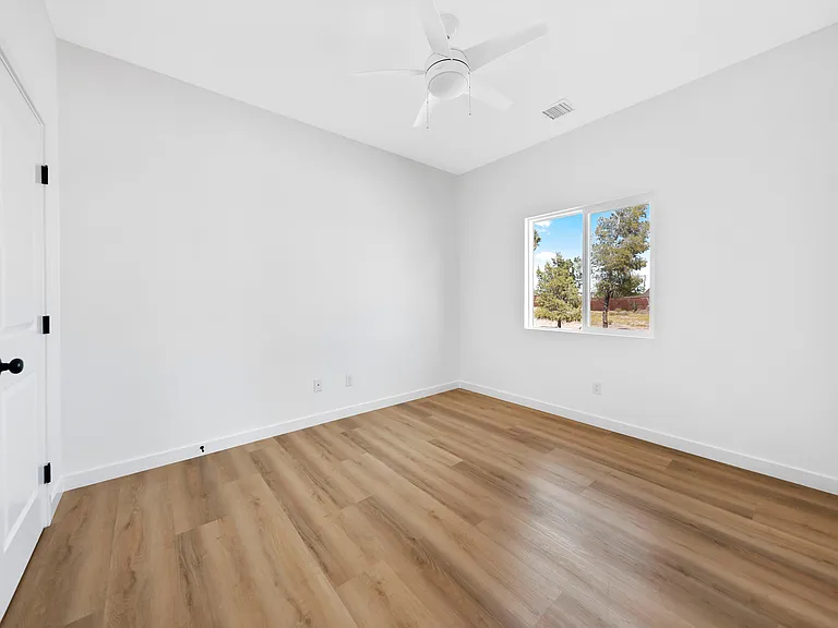 3878 Hilton Ave — Photo 18