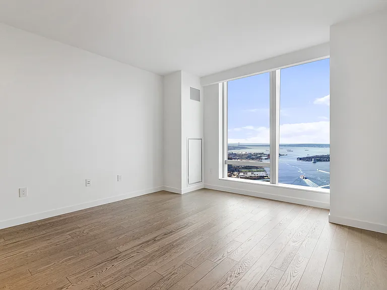 252 South St #76B — Photo 1