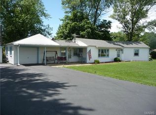 1204 E Main St, Perry, MO 63462