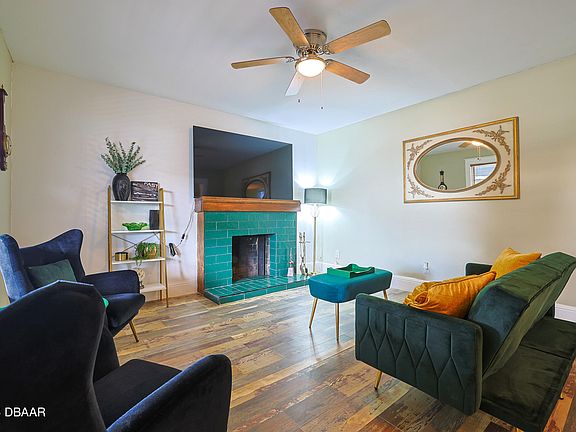 3rd image of 416 N Peninsula Dr