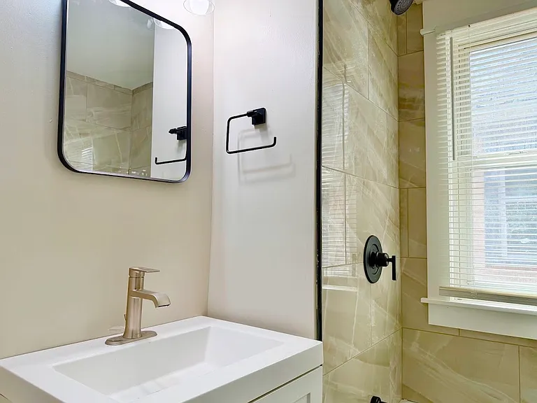 74 Houston St #2 — Photo 17
