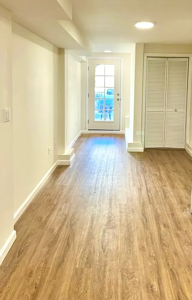 2 bed, 2.0 bath, 1050 sqft, $4,450 — Photo 3