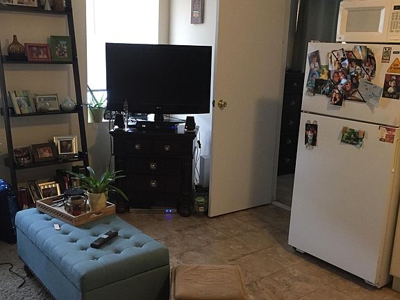3rd image of 39 Glenridge Ave APT 8