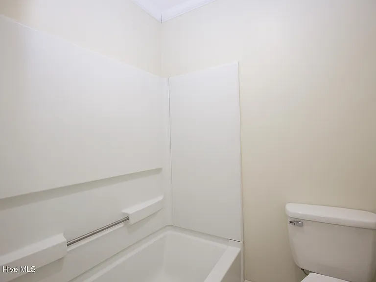 345 E New Hampshire Ave — Photo 28
