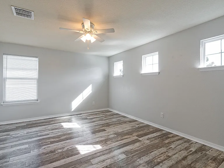 1210 Bassano Way — Photo 17