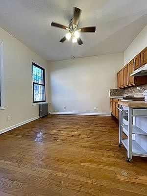 3rd image of 184 Nelson St APT 1