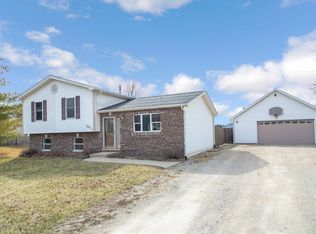 147 Holiday Dr, Somonauk, IL 60552