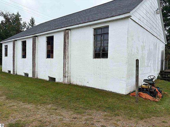 4th image of 8712 Flint Rd