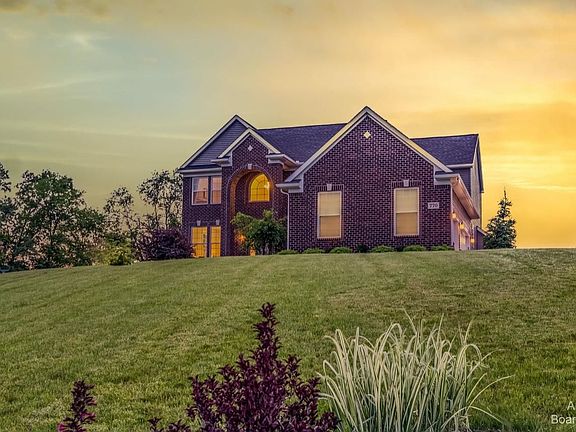 2nd image of 770 Meadow Hl