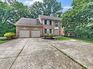 8384 Kenwood Rd, Cincinnati, OH 45236