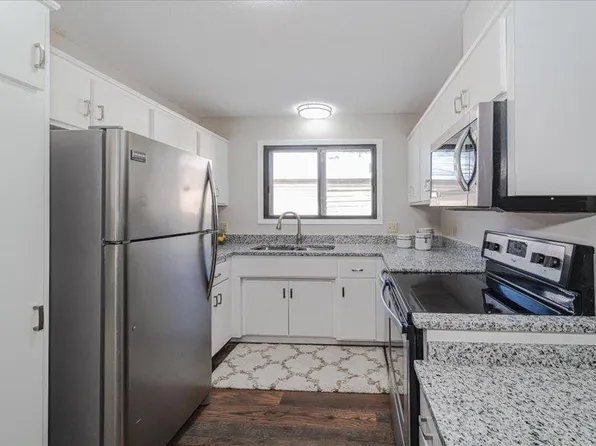 8675 134th St W, Apple Valley, MN 55124
