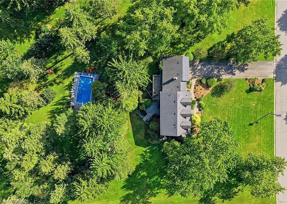 1st image of 12 Highland Dr