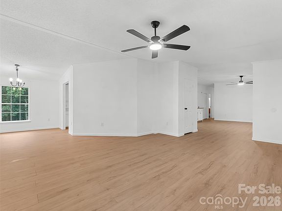4th image of 398 Staton Rd