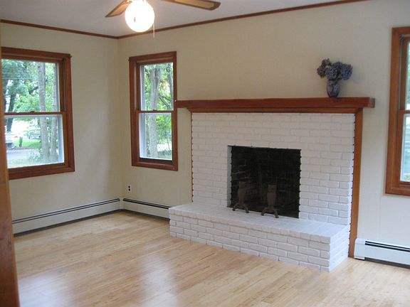 2nd image of 31 Rosewood Dr