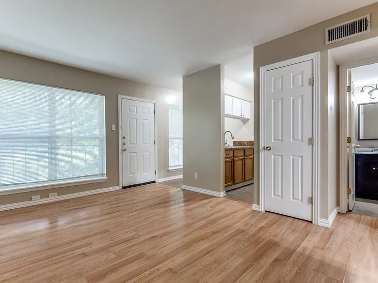 5508 Tremont St — Photo 10
