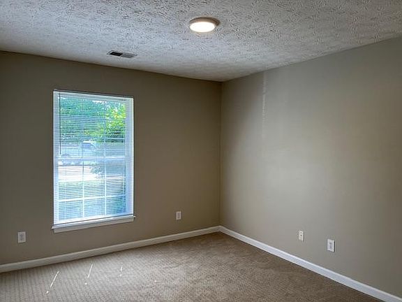 5th image of 245 Beechwood Pl