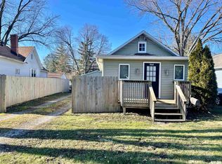 705 Palmer Ave, Lincoln, IL 62656