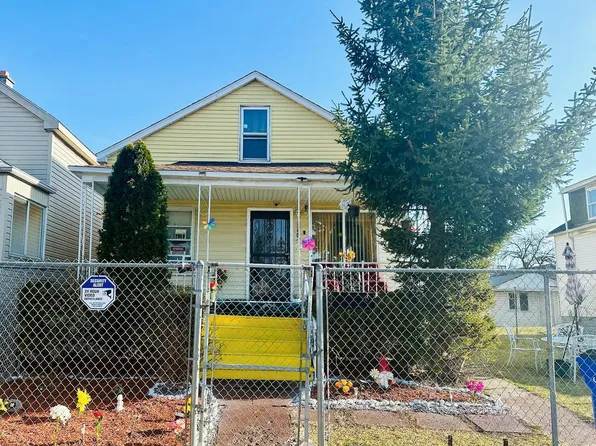 2950 Cody St, Hamtramck, MI 48212