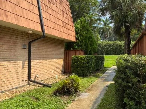 207 LIVE OAK Lane #., Boynton Beach, FL 33436