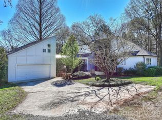 13730 Capriole Ln, Matthews, NC 28105
