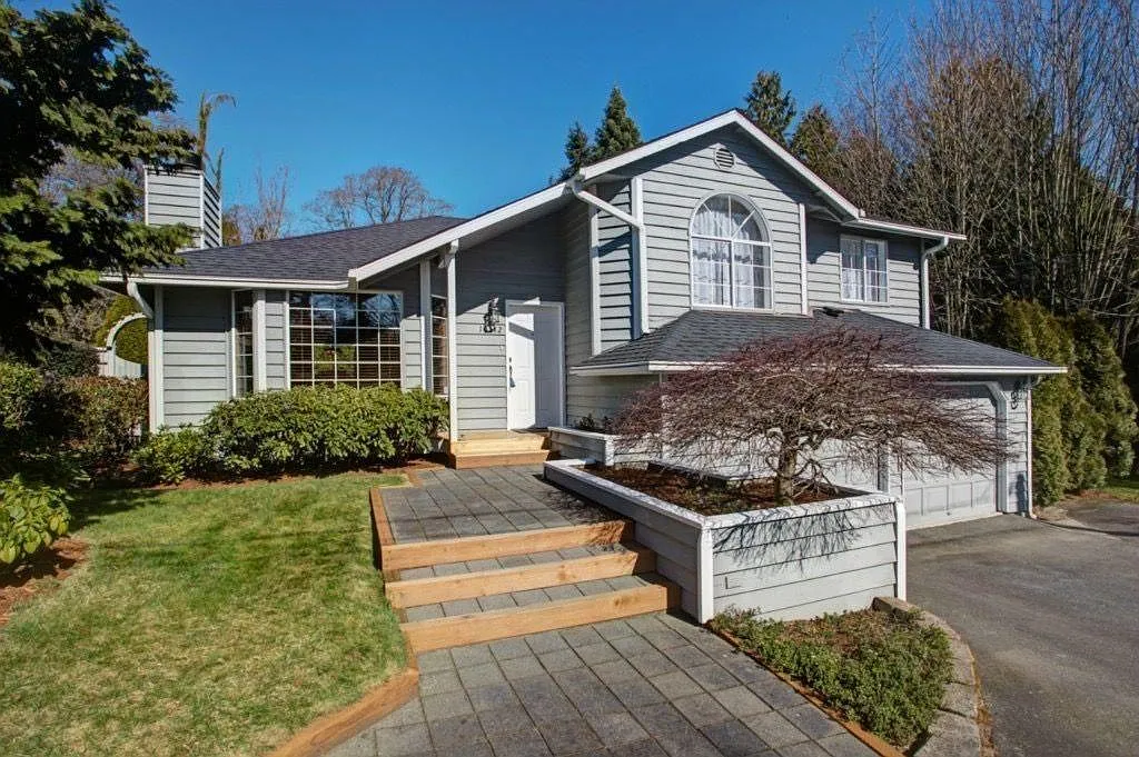 4 bed, 2.5 bath, 1880 sqft, $3,900 — Photo 2