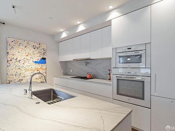 5th image of 756 Lake St #756