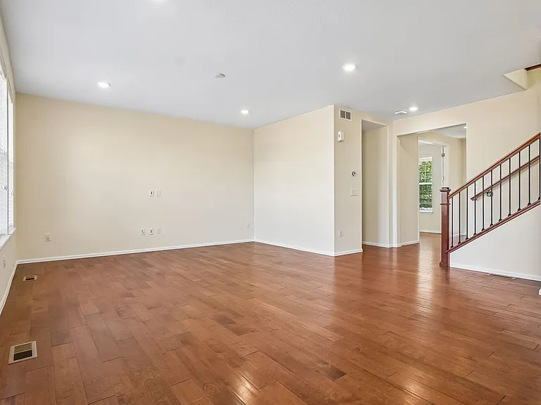 15017 Chicago St — Photo 11