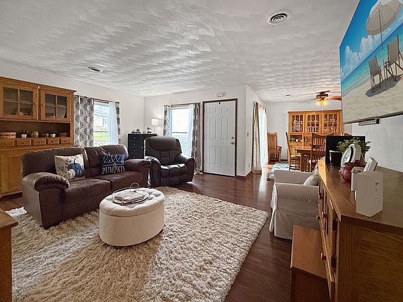 4th image of 3150 W Carthage Dr Unit 4