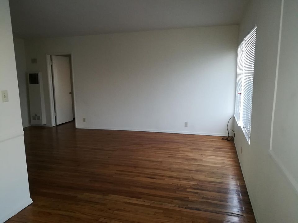 1st image of 206 N Normandie Ave #4