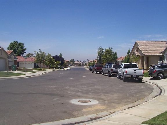 Neighborhood Looking West