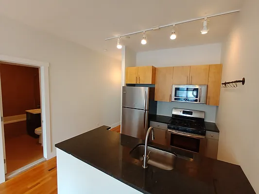 Rented by City Vista Inc | media 6