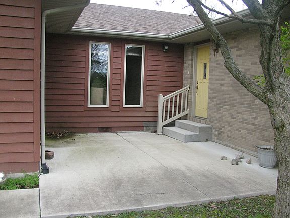 3rd image of 172 Anderson Dr