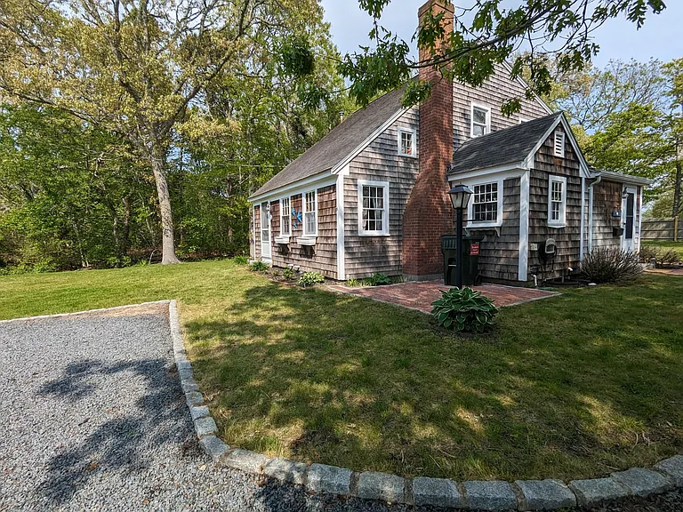 18 Chamberlain Ct — Photo 9