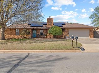 1421 E Quail Ave, Weatherford, OK 73096