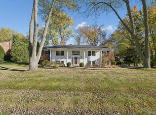 2755 Hunters Hill Rd, Bloomfield Hills, MI 48304
