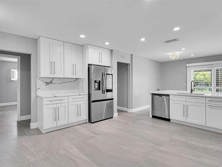 3944 Doral Dr — Photo 9