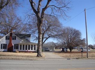 2224 N 10th St, Independence, KS 67301