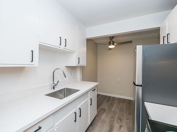 5th image of 345 Macarthur Blvd #104
