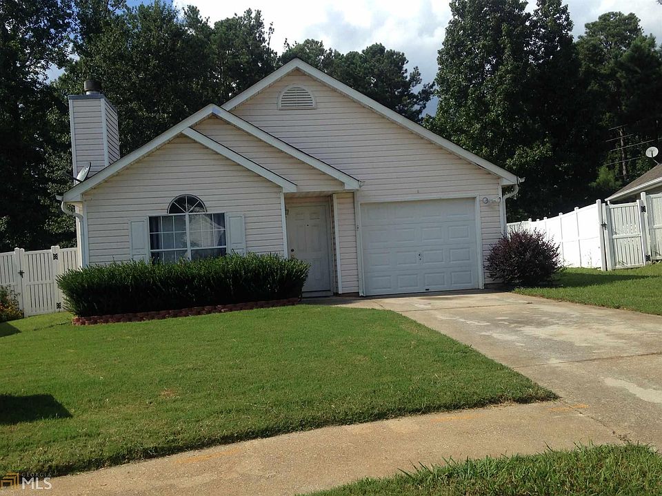 1st image of 204 Ashton Ct