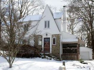 13 Coral Dr, Pittsburgh, PA 15238