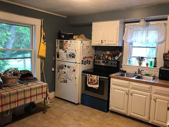 2nd image of 18 Jewett Ave