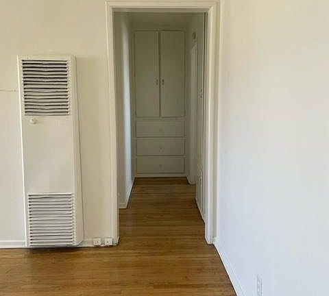 4th image of 4404 Ensign Ave APT 2
