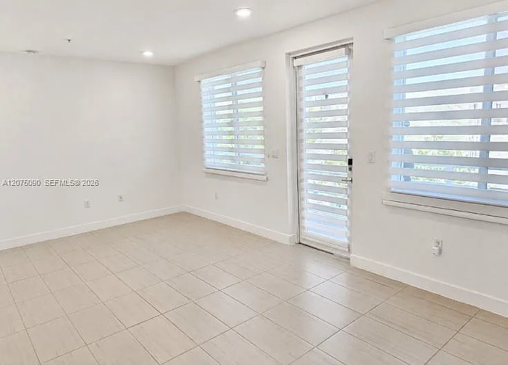Landmark At Doral Condo N — Photo 4
