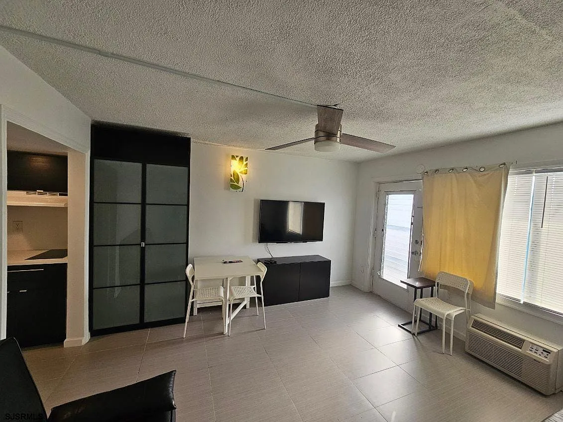 Building Photo - 3501 Boardwalk #B210
