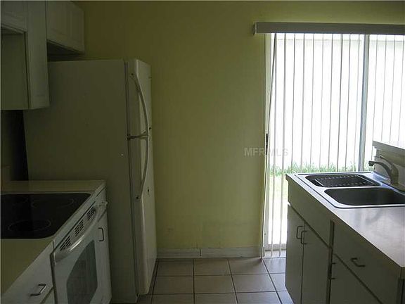 5th image of 11569 Purple Lilac Cir