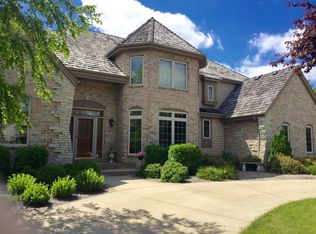 3285 Dartmouth Dr, Brookfield, WI 53005