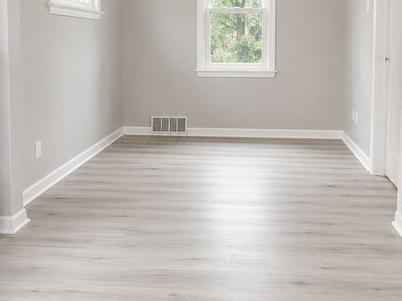 2nd image of 20159 Meyers Rd