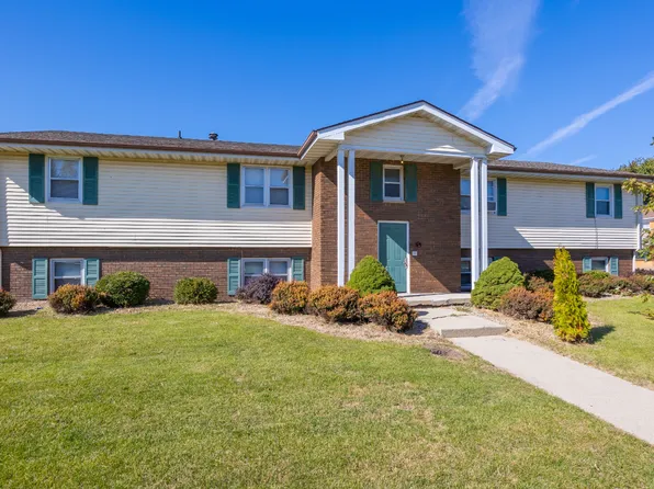 2106 Empire St, 2106 E Empire St #3, Bloomington, IL 61704